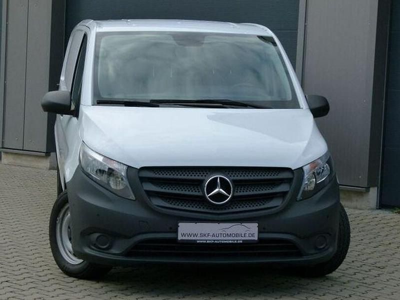 Gebraucht Mercedes Vito 163 PS (119 kW) 2021 Arktikweiss Van