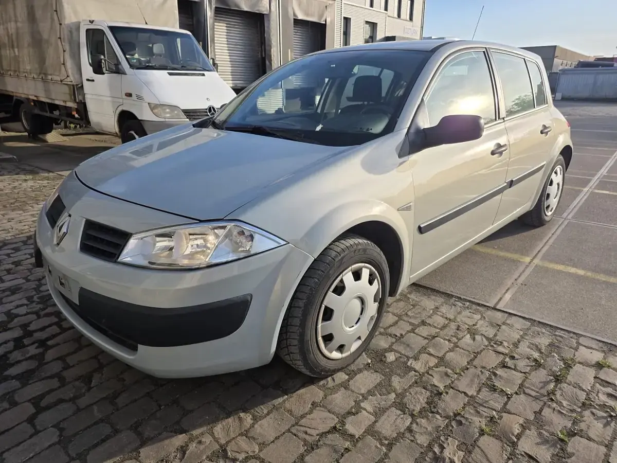 Brugt Renault Mégane II 98 HK (72 kW) 2003 Sølv Sedan