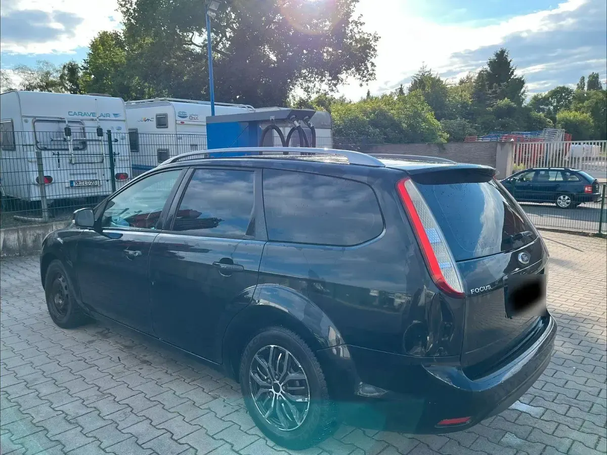 Gebraucht Ford Focus Ambiente 109 PS (80 kW) 2009 Schwarz Kombi