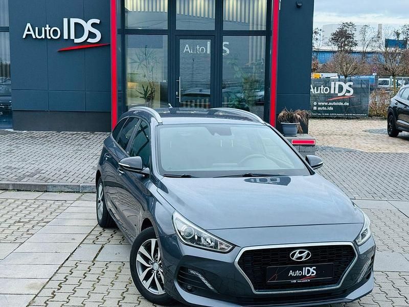 Gebraucht Hyundai i30 Passion 120 PS (88 kW) 2018 Grau Kombi