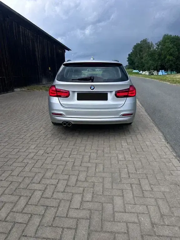 Gebraucht BMW 320 190 PS (139 kW) 2019 Silber Kombi