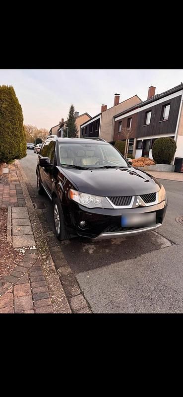 Gebraucht Mitsubishi Outlander 156 PS (114 kW) 2009 Schwarz SUV