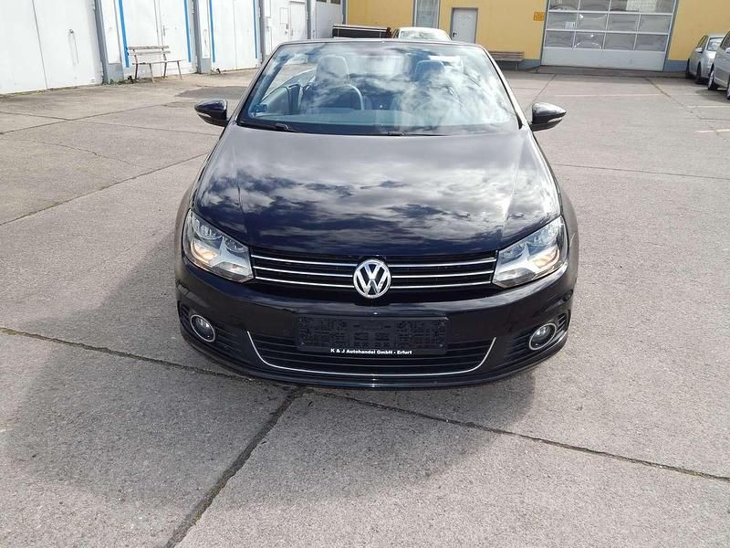 Gebraucht VW Eos Sportline 140 PS (102 kW) 2012 Deep black perleffekt Cabrio