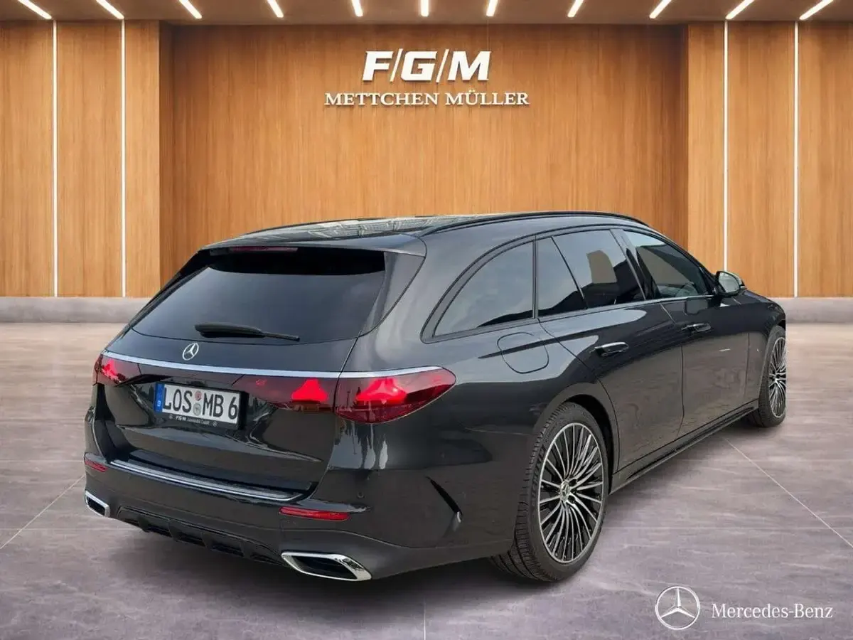 Gebraucht Mercedes E300 AMG line 313 PS (230 kW) 2026 Lack graphitgrau Kombi