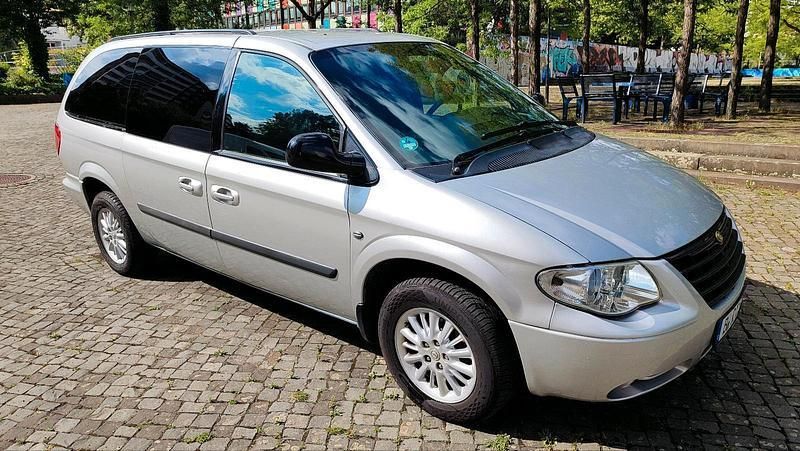 Silber Gebraucht 2007 Chrysler Grand Voyager Van / Kleinbus | 3.500 € - Bild 1/4