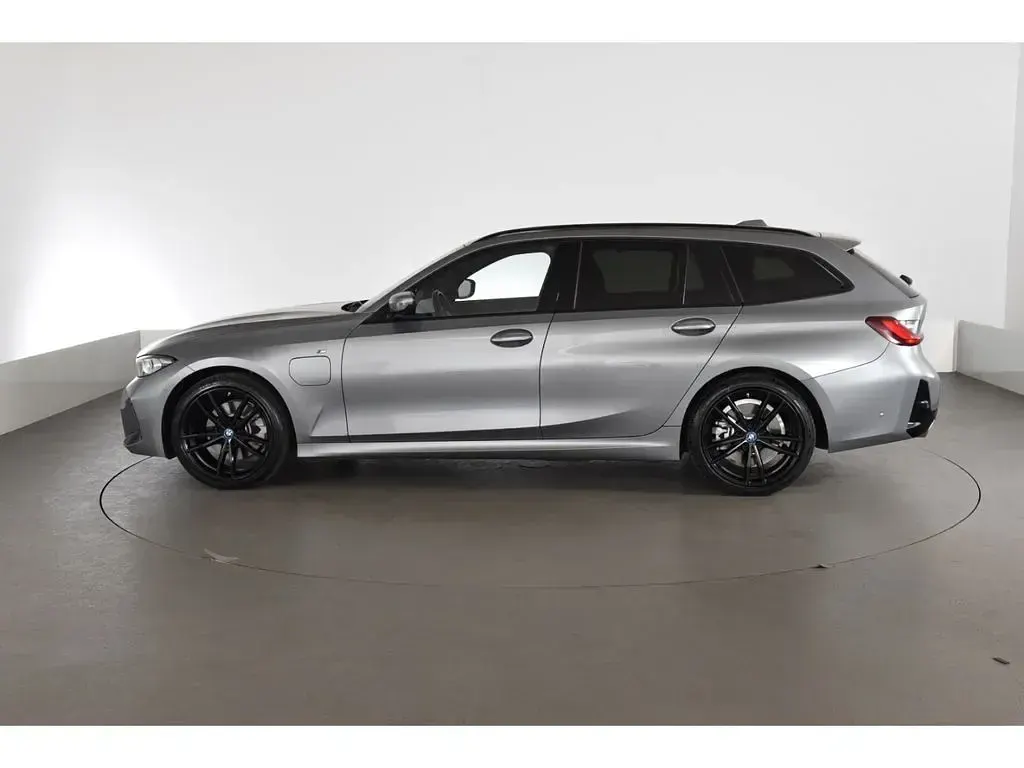 Gebraucht BMW 320e M Sport 204 PS (150 kW) 2023 Grau Kombi