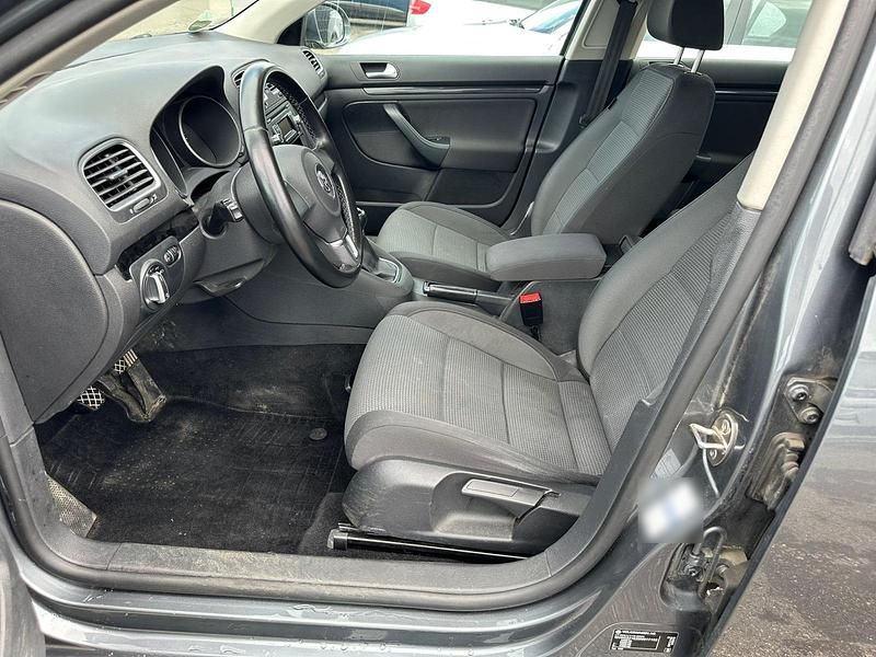 Gebraucht VW Golf VI 105 PS (77 kW) 2010 Grau Kleinwagen