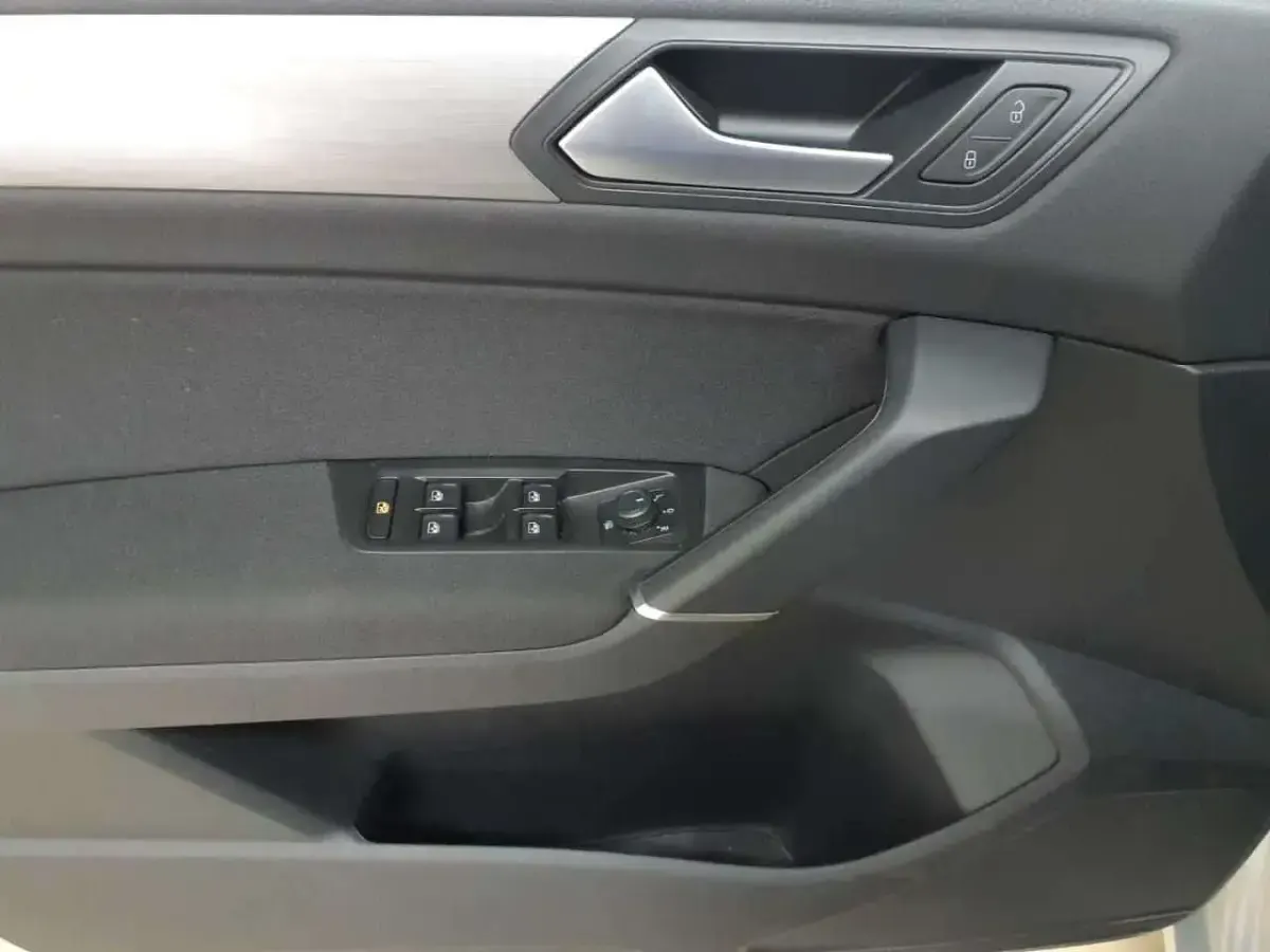 Gebraucht VW Touran Comfortline 150 PS (110 kW) 2021 Reflexsilber metallic Van / Kleinbus