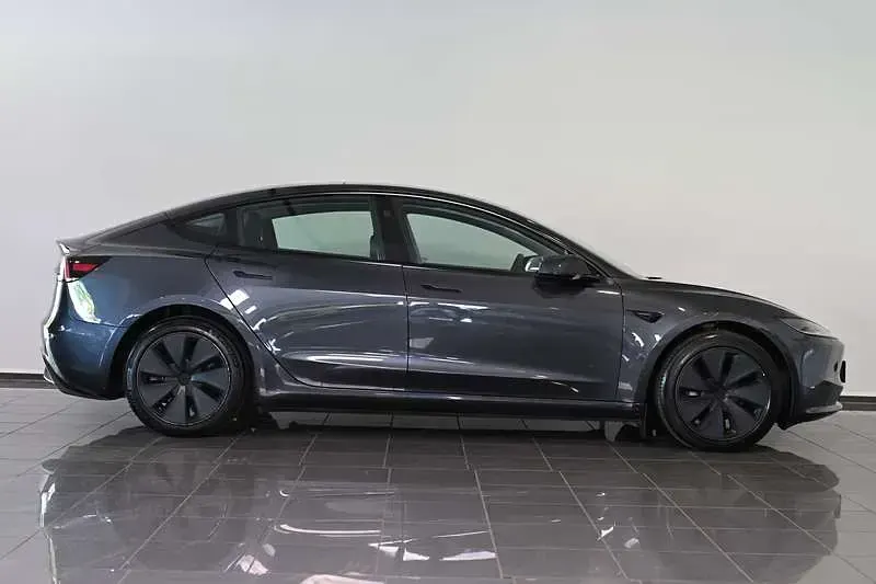 Gebraucht Tesla Model 3 366 kW (498 PS) 2024 Stealth grey metallic Limousine