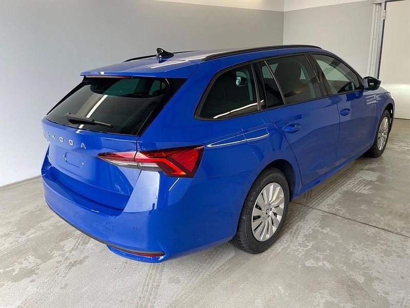 Neu Skoda Octavia Essence 150 PS (110 kW) 2025 Auf anfrage Kombi