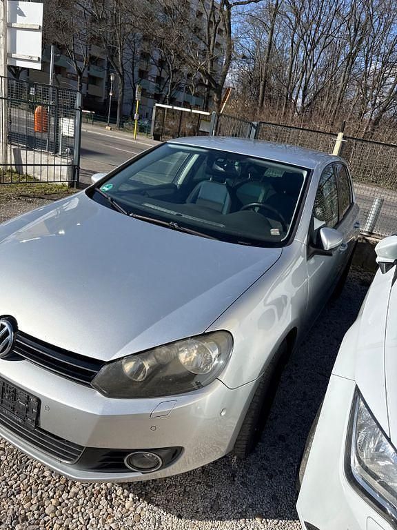 Gebraucht VW Golf VI Team 80 PS (58 kW) 2010 Silber Kleinwagen