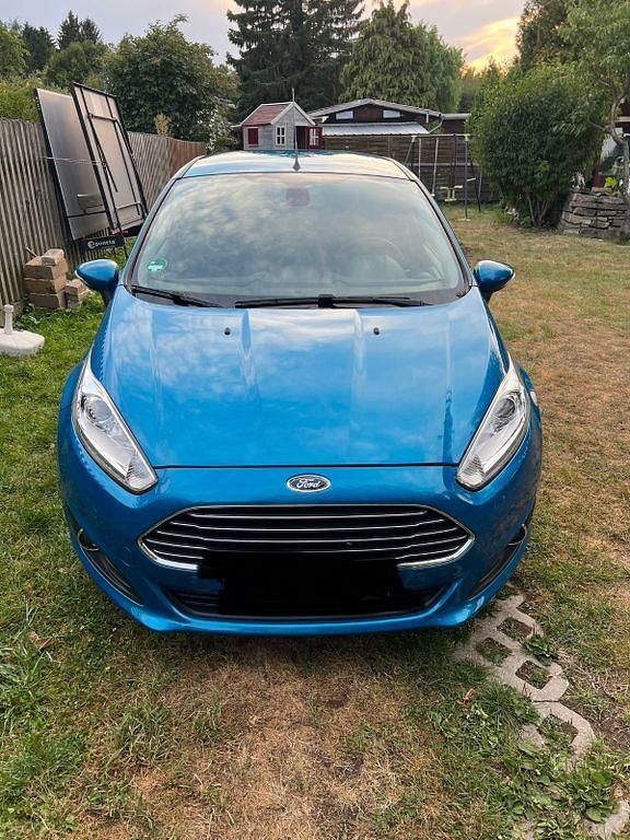Blau Gebraucht 2014 Ford Fiesta Titanium Kleinwagen | 6.000 € (Guter Preis) - Bild 1/4