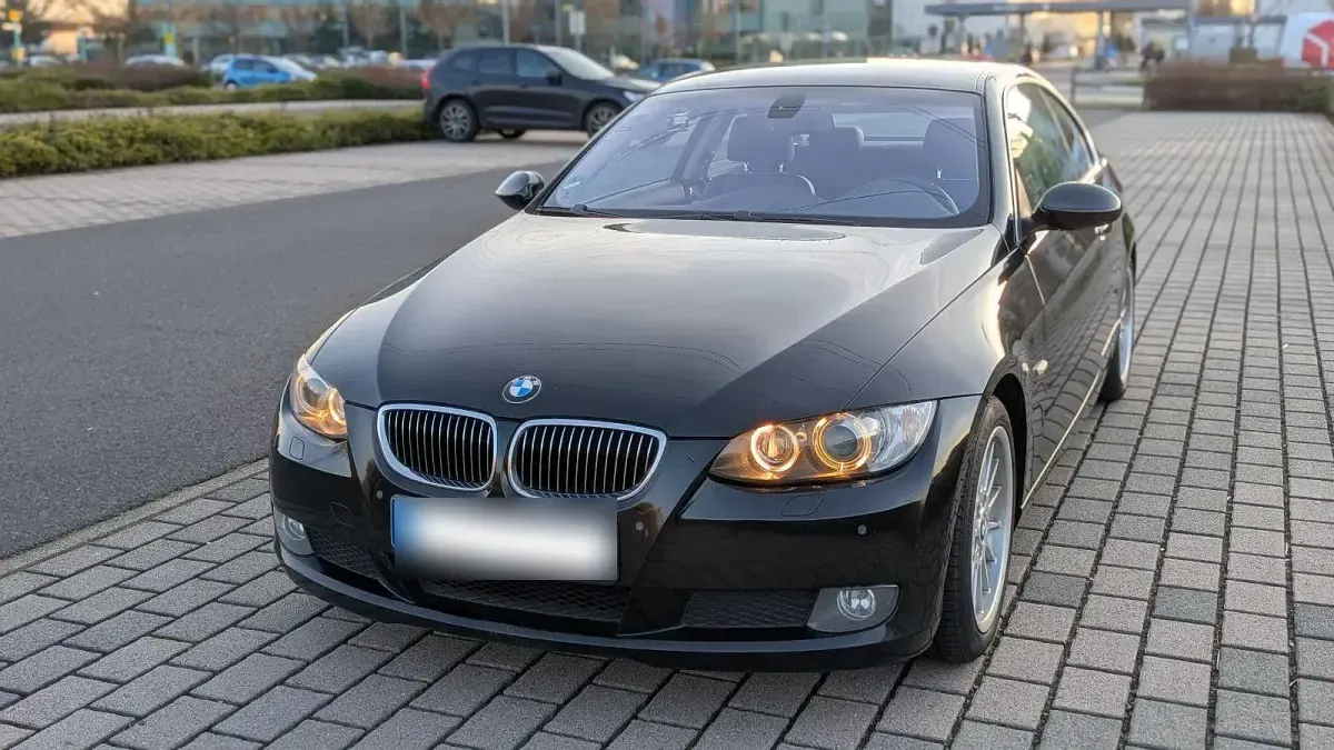 Gebraucht BMW 325 Comfort Edition 218 PS (160 kW) 2008 Schwarz Coupé
