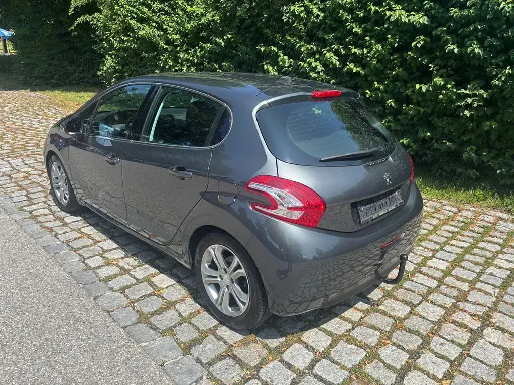 Gebraucht Peugeot 208 Allure 95 PS (69 kW) 2012 Grau Kleinwagen