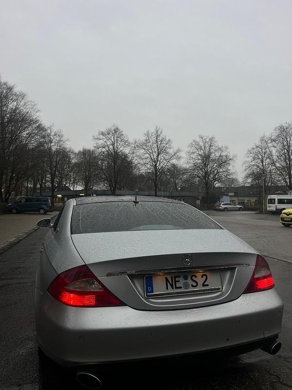 Silber Gebraucht 2005 Mercedes CLS350 Limousine | 6.200 € (Guter Preis) - Bild 1/4