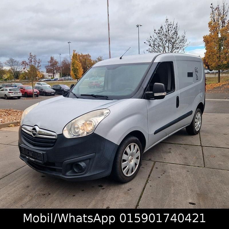 Gebraucht Opel Combo 90 PS (66 kW) 2016 Silber Van / Kleinbus