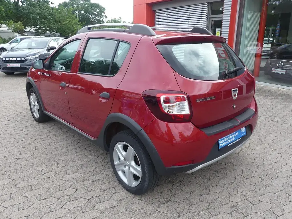 Gebraucht Dacia Sandero Prestige 103 PS (75 kW) 2014 Rot SUV