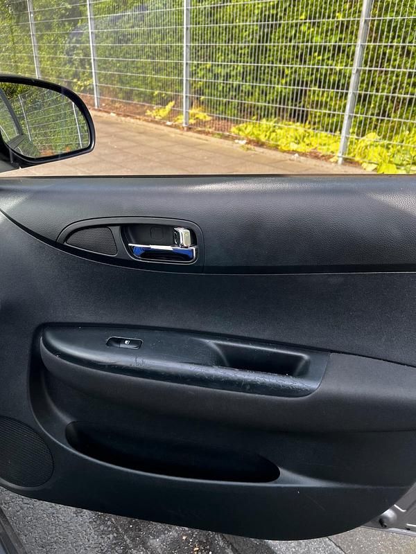 Gebraucht Hyundai i20 2012 Grau Kleinwagen