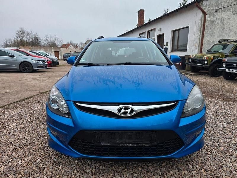 Gebraucht Hyundai i30 Classic 109 PS (80 kW) 2010 Blau Kombi