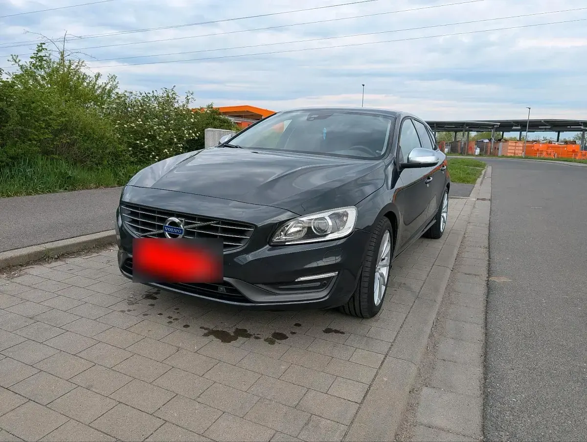 Second-hand Volvo V60 163 CP (119 kW) 2015 Gri Break