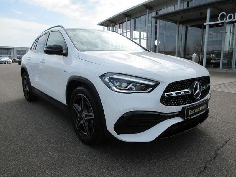 Gebraucht Mercedes GLA200 AMG 163 PS (119 kW) 2023 Weiß SUV