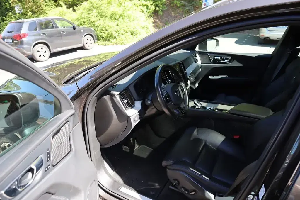 Gebraucht Volvo XC60 R-Design 235 PS (172 kW) 2020 Grün SUV