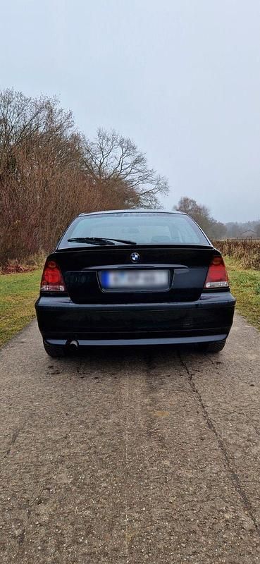 Gebraucht BMW 316 116 PS (85 kW) 2004 Schwarz Limousine