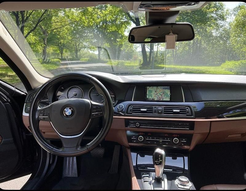 Gebraucht BMW 520 190 PS (139 kW) 2016 Schwarz Kombi