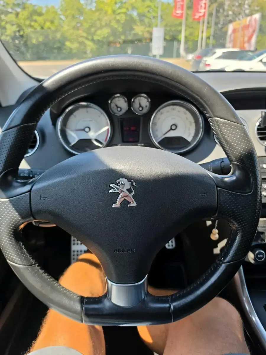 Gebraucht Peugeot 308 CC 163 PS (119 kW) 2012 Weiß Cabrio