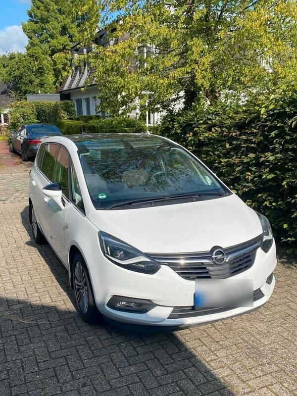 Weiß Gebraucht 2018 Opel Zafira Van / Kleinbus | 13.600 € (Fairer Preis) - Bild 1/4