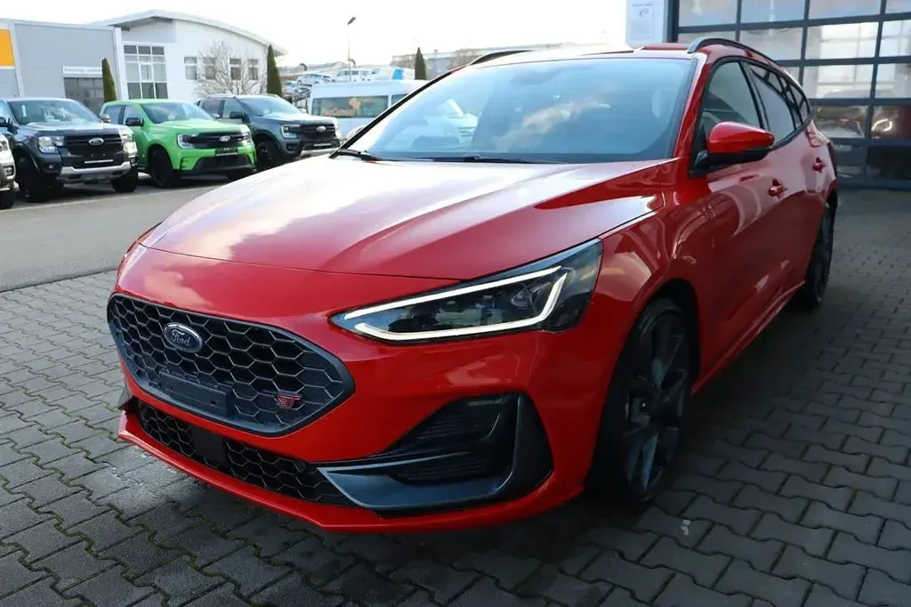Neu Ford Focus ST 280 PS (205 kW) 2025 Race red Limousine