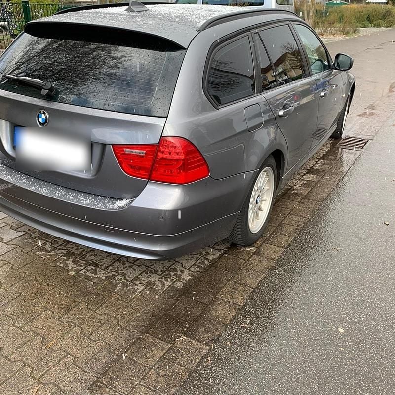 Gebraucht BMW 316 116 PS (85 kW) 2011 Grau Kombi