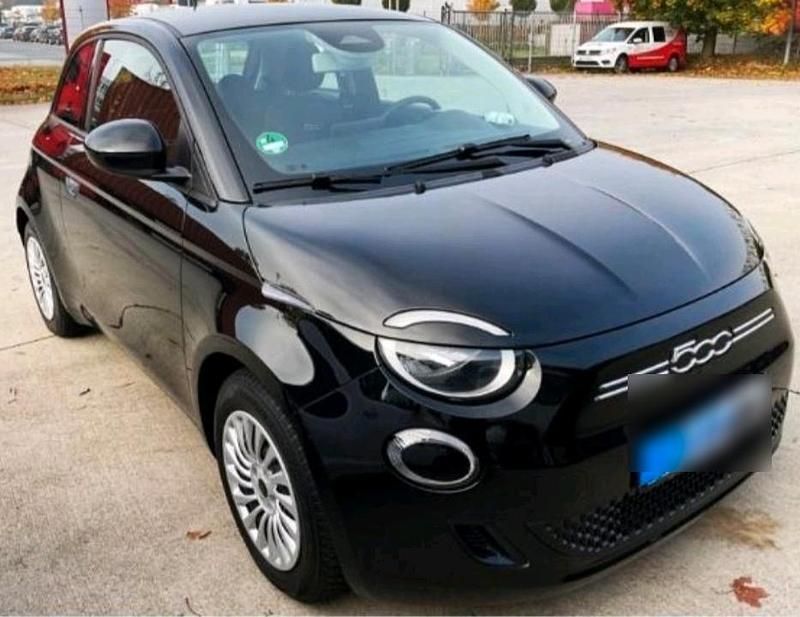 Schwarz Gebraucht 2021 Fiat 500e Action Limousine | 10.250 € (Superpreis) - Bild 1/4