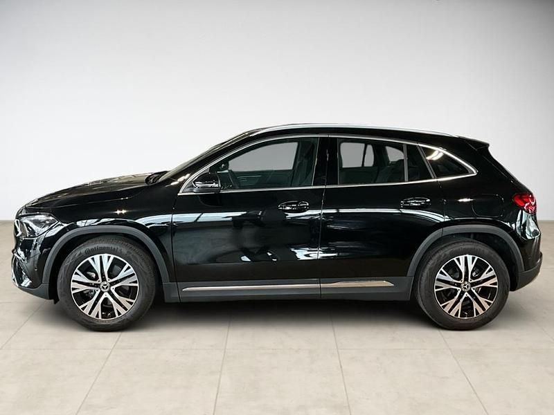 Gebraucht Mercedes GLA200 Progressive 163 PS (119 kW) 2025 Schwarz SUV