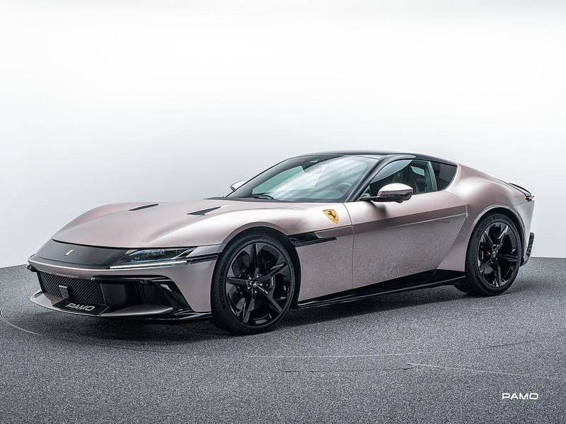 Gebraucht Ferrari 12 Cilindri 831 PS (611 kW) 2025 Gold Coupé