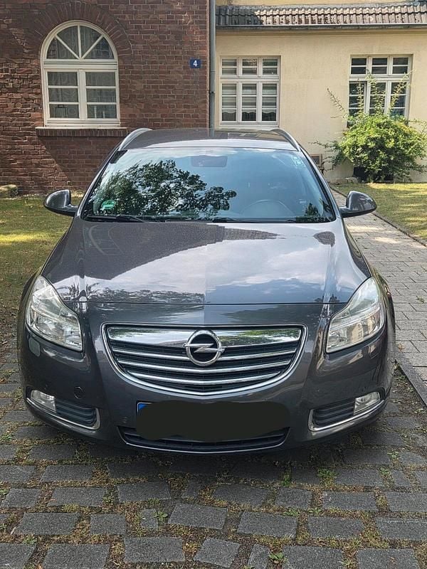 Grau Gebraucht 2009 Opel Insignia Kombi | 3.900 € (Fairer Preis) - Bild 1/4