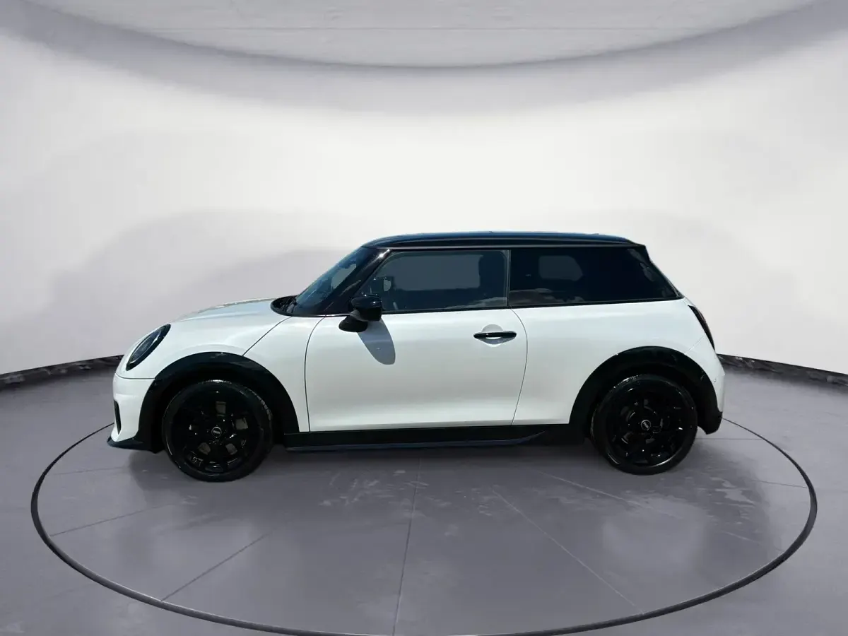 Używany Mini John Cooper Works 204 KM (150 kW) 2025 Hatchback