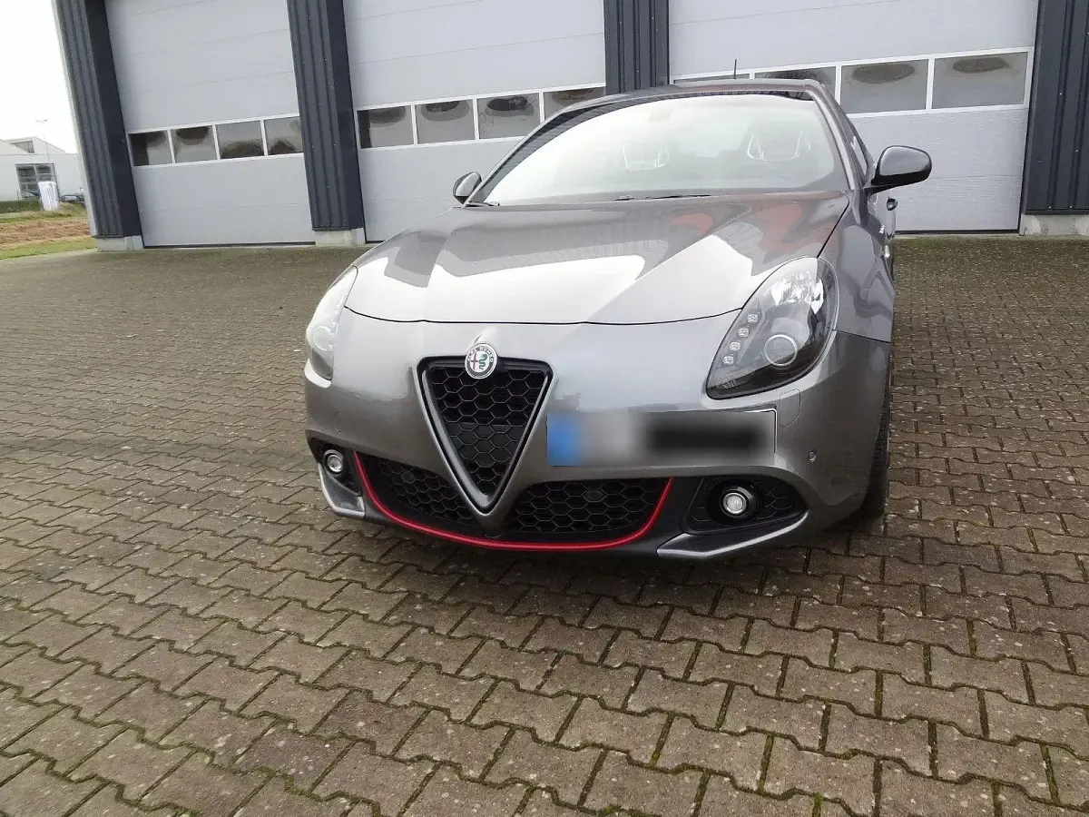 Gebraucht Alfa Romeo Giulietta Veloce 241 PS (177 kW) 2017 Grau Kleinwagen