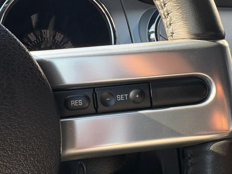 Gebraucht Ford Mustang GT 305 PS (224 kW) 2009 Grau Coupé