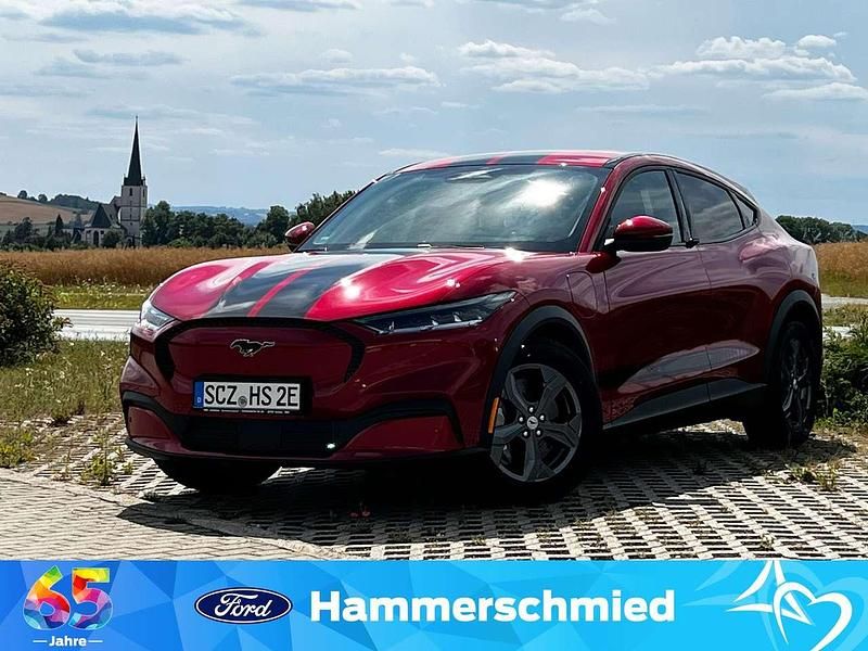 Lucidrot metallic Gebraucht 2023 Ford Mustang Mach-E Basis SUV | 39.990 € (Fairer Preis) - Bild 1/4