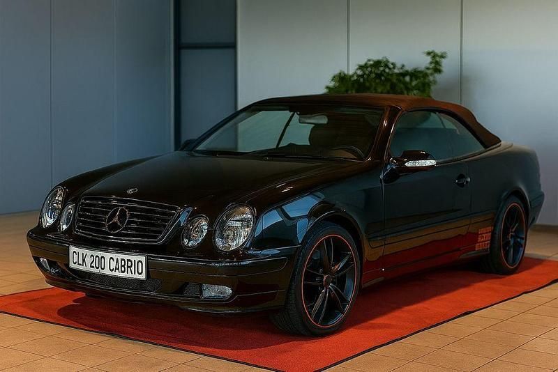 Schwarz Gebraucht 2001 Mercedes CLK200 Avantgarde Cabrio | 8.499 € (Etwas zu teuer) - Bild 1/4