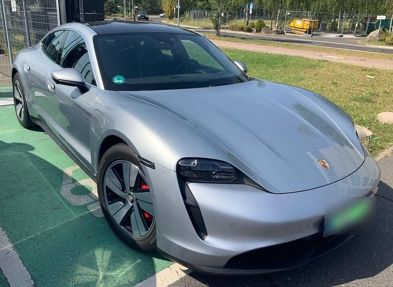 Silber Gebraucht 2020 Porsche Taycan 4S Limousine | 57.500 € (Superpreis) - Bild 1/4