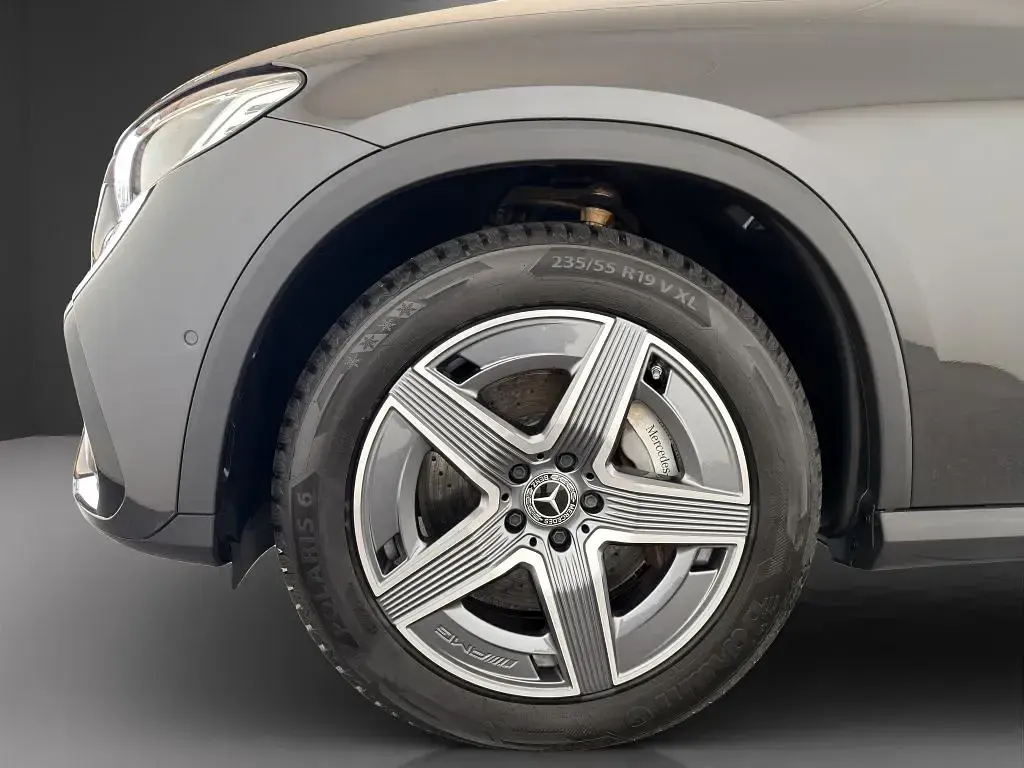 Gebraucht Mercedes GLC300 AMG line 269 PS (197 kW) 2025 Grau SUV