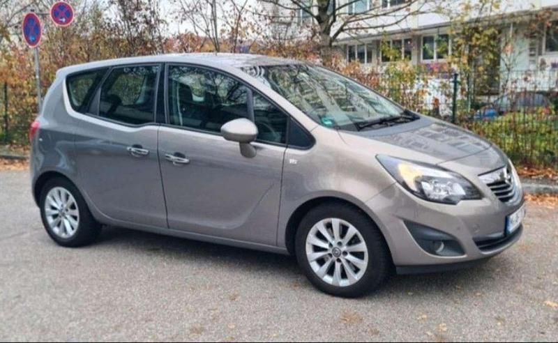 Gebraucht Opel Meriva 95 PS (69 kW) 2012 Silber Van / Kleinbus