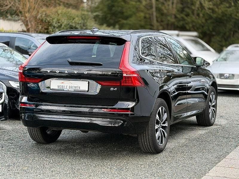 Gebraucht Volvo XC60 Core 197 PS (144 kW) 2023 Black stone SUV