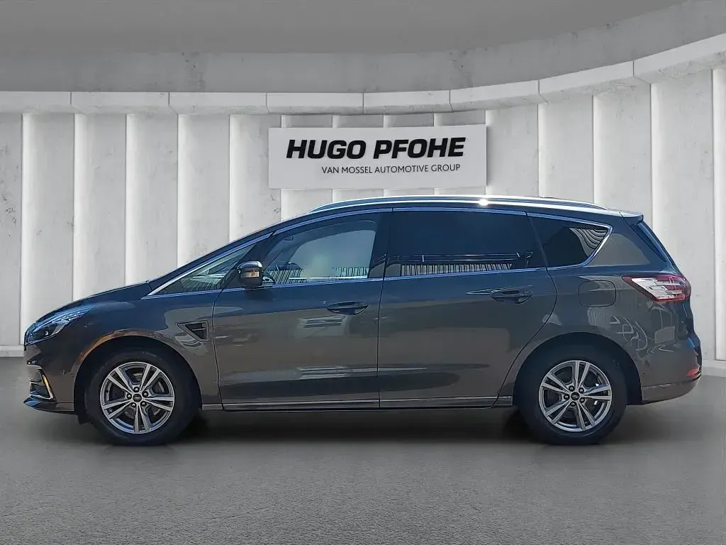 Gebraucht Ford S-MAX Titanium 150 PS (110 kW) 2022 Grau Van / Kleinbus