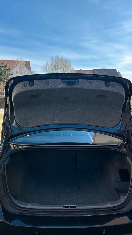 Gebraucht BMW 320 150 PS (110 kW) 2005 Schwarz Limousine