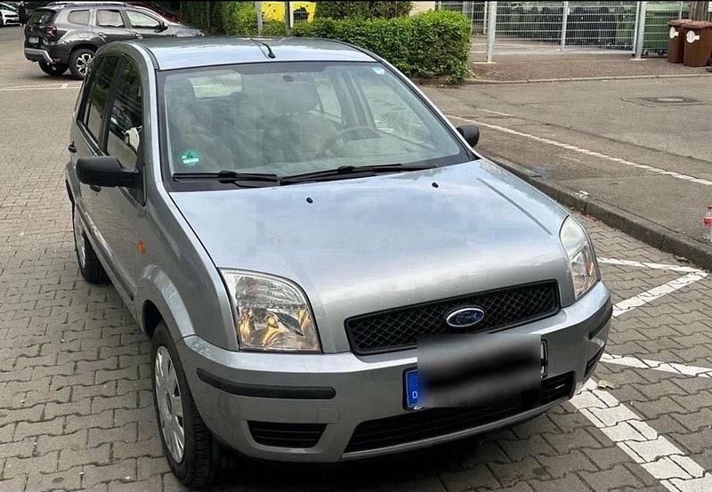 Grau Gebraucht 2005 Ford Fusion Kleinwagen | 4.000 € (Teuer) - Bild 1/4