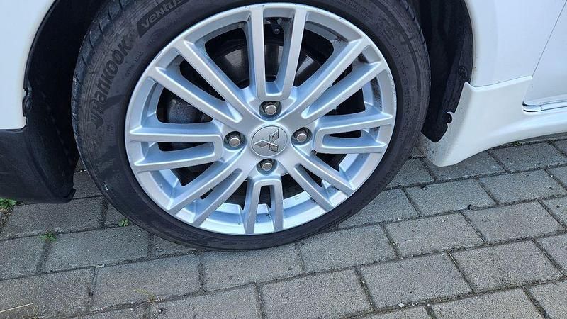 Gebraucht Mitsubishi Colt 150 PS (110 kW) 2009 Weiß Kleinwagen