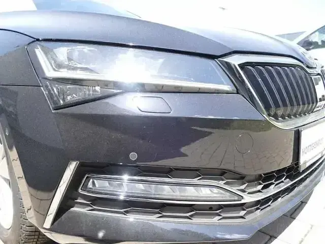 Gebraucht Skoda Superb LAURIN & KLEMENT 200 PS (147 kW) 2023 Schwarz Kombi